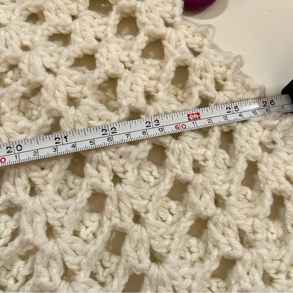 Vintage 1970’s Handmade Crochet White Grandmacore Pom Pom Fringe Poncho Sweater - Picture 14 of 16